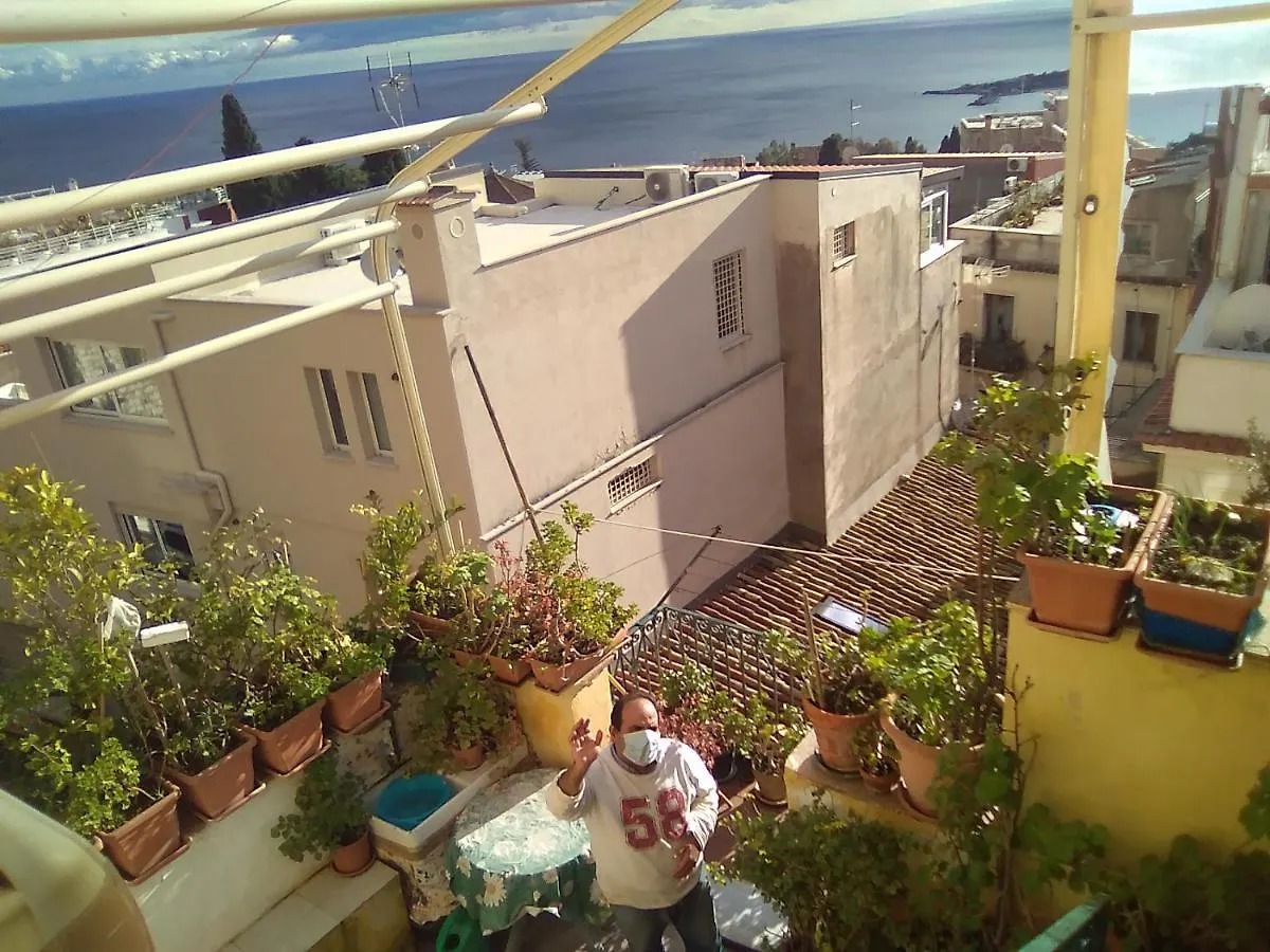 Room In Guest Room - Large Triple Room For Max 3 People Taormina Gasthuis